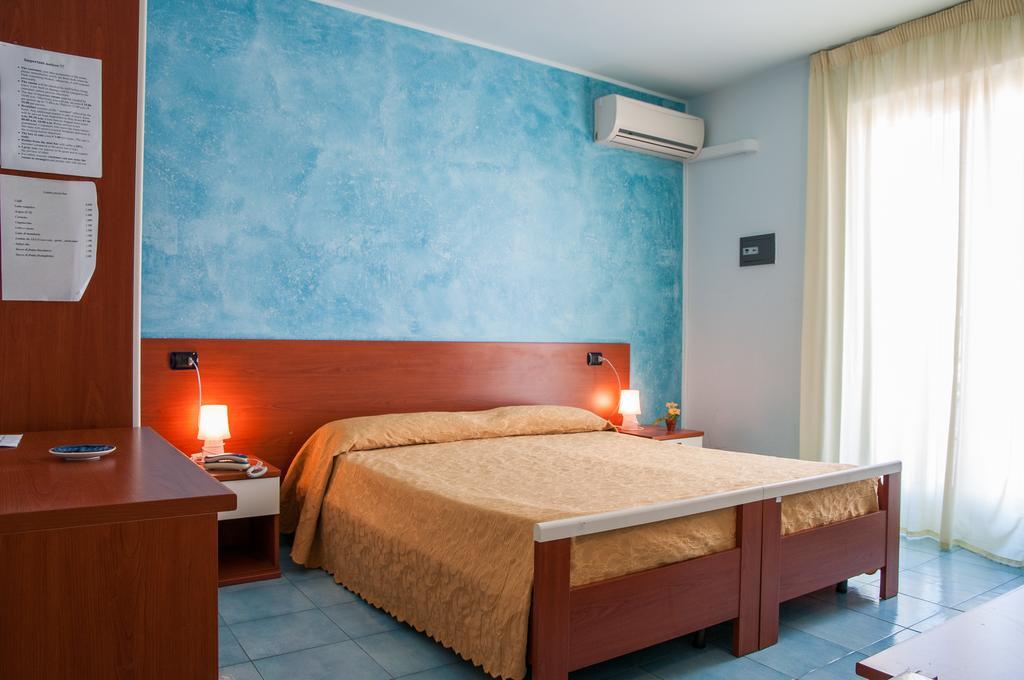 Megaron Hotel Pozzallo Eksteriør bilde