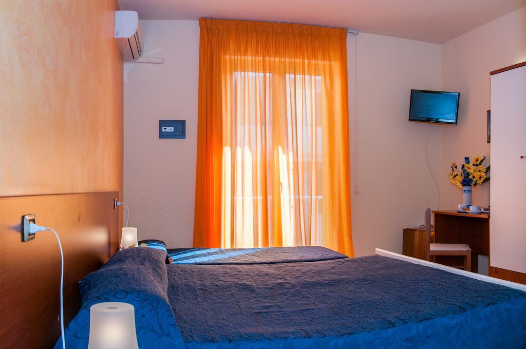 Megaron Hotel Pozzallo Eksteriør bilde