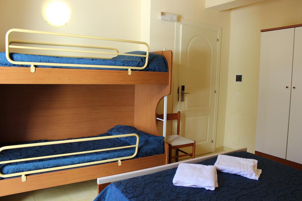 Megaron Hotel Pozzallo Eksteriør bilde